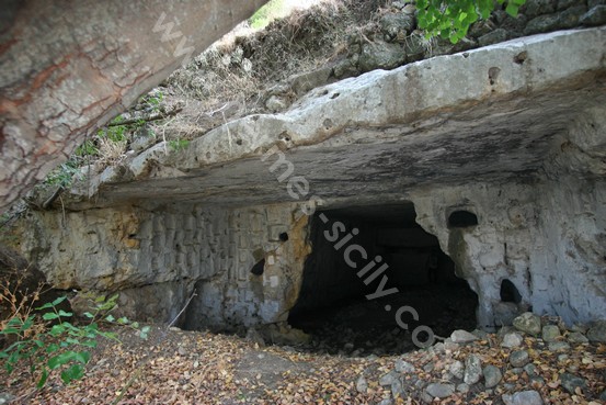 Noto antica, ingresso di un Heroon di epoca ellenistica