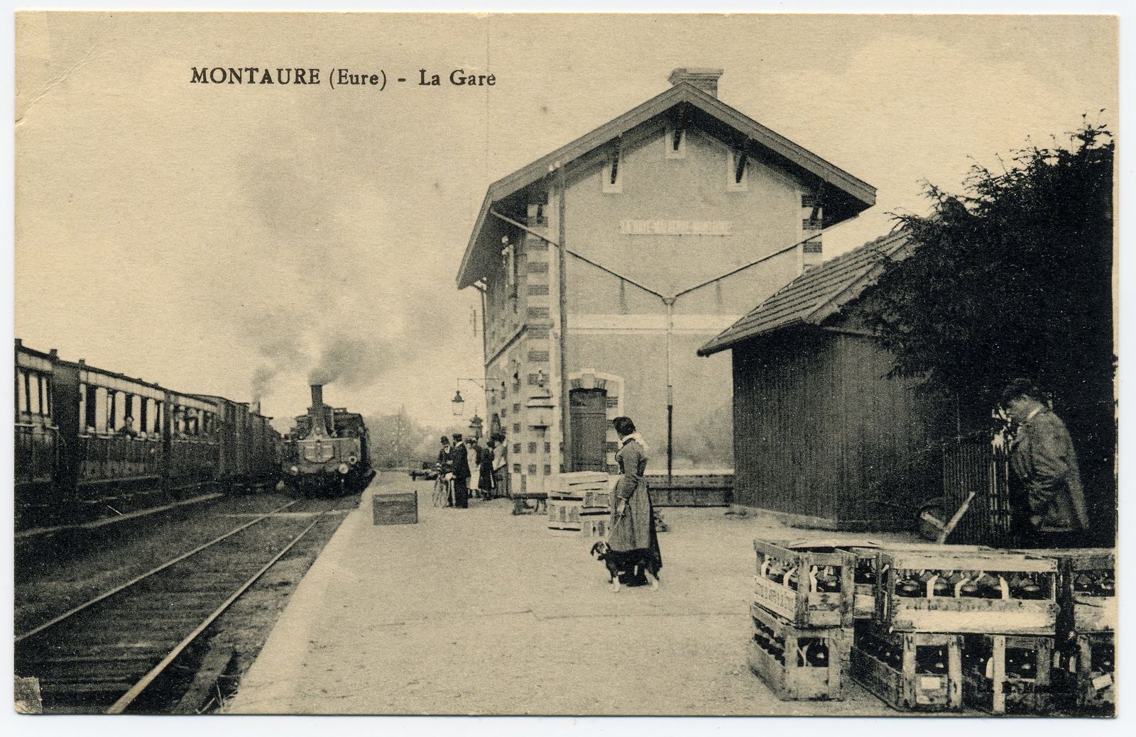 La gare de Montaure était en fait située à La Haye-Malherbe...