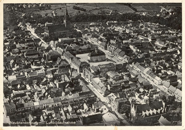 Bild vergrößern: Luftbildaufnahme aus dem Jahre um 1932