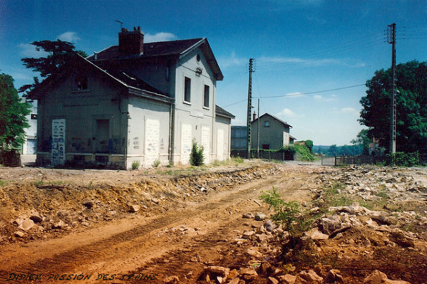 Gare de Villecresnes en 1991 avant la démolition
