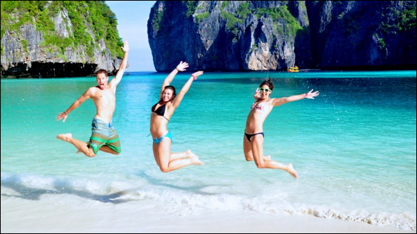 Having fun at Ko Phi Phi Leh