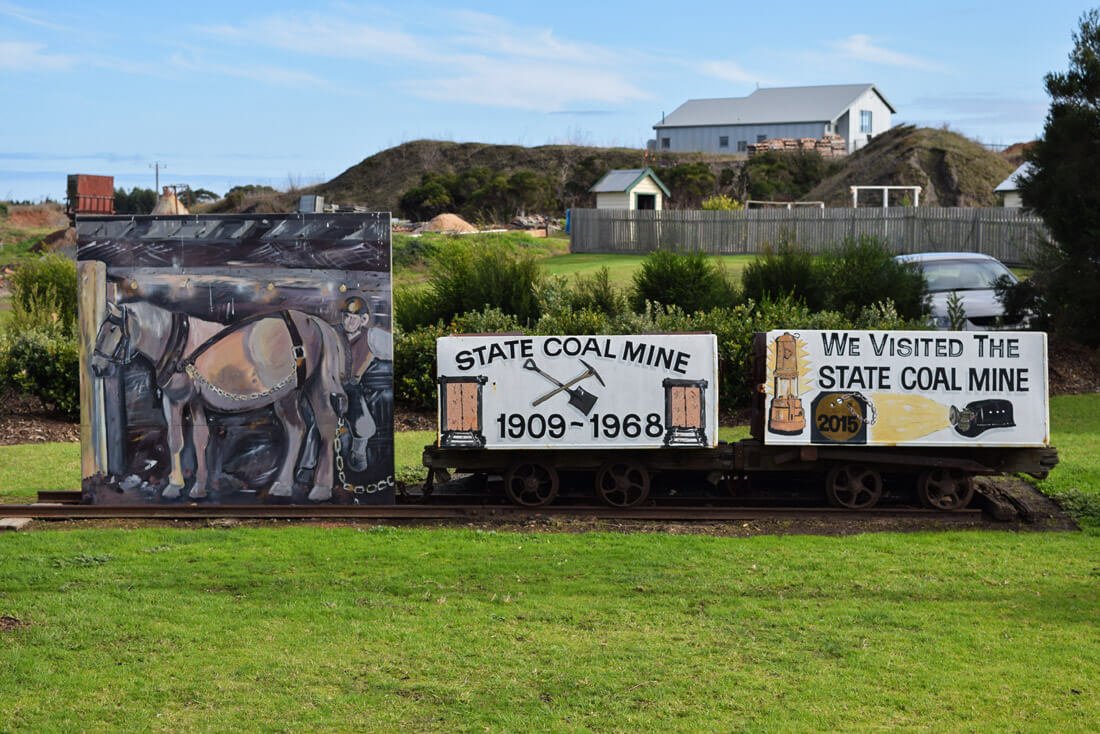 http://roamingtheoutback.com/wp-content/uploads/2015/06/Wonthaggi-state-coal-mine-1.jpg
