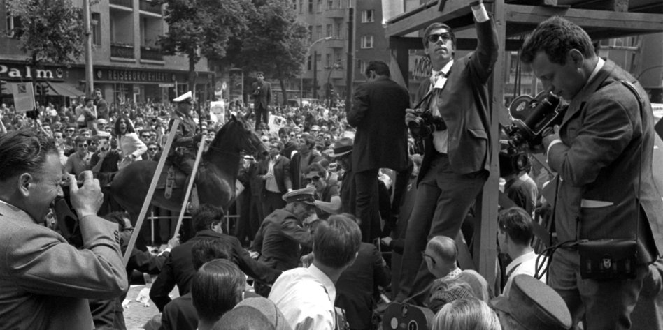 Prügelnde „Jubelperser“