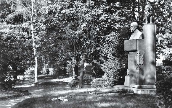 Pohled na pomník T. G. Masaryka v roce 1931 Kostelík1.2