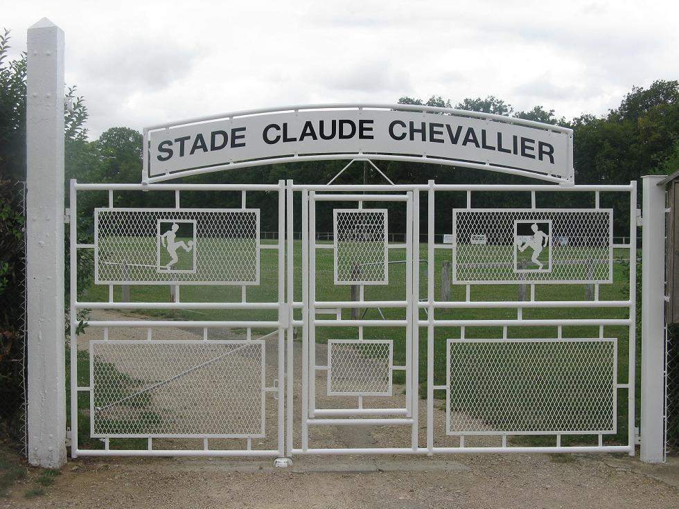 Terrain Stade Claude CHEVALLIER - club Football BEVILLE SPORTIF ...
