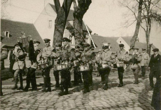 Umzug der Schalmeien-Kapelle 1931