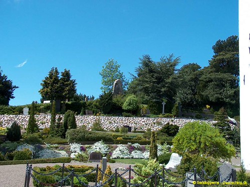 Udby Kirkegård og Grundtvigs mindesten. [Udby Churchyard and memorial stone]