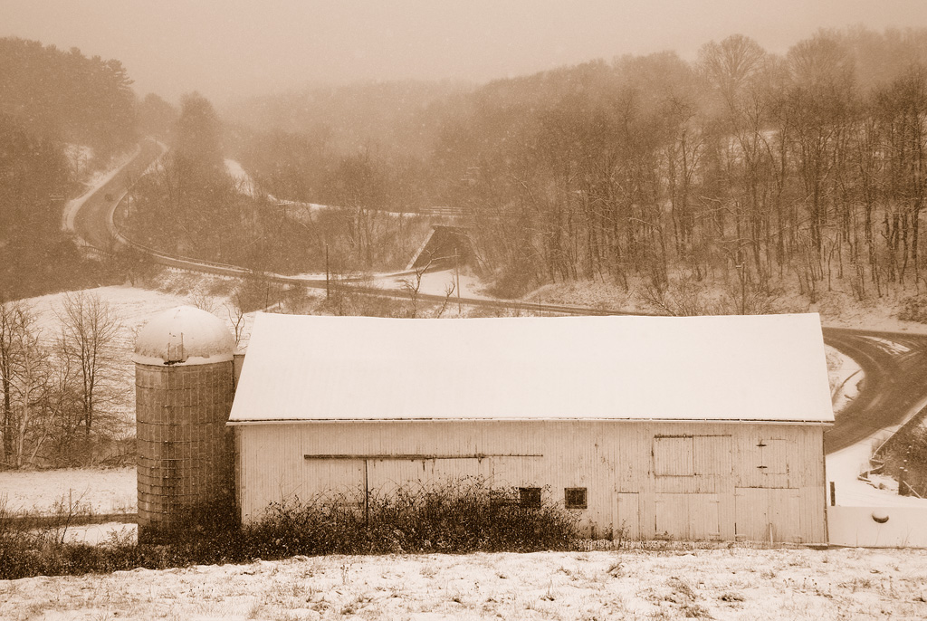 GC48JGQ Geary Farm and the Montour Railroad (Geary Curve) (Traditional