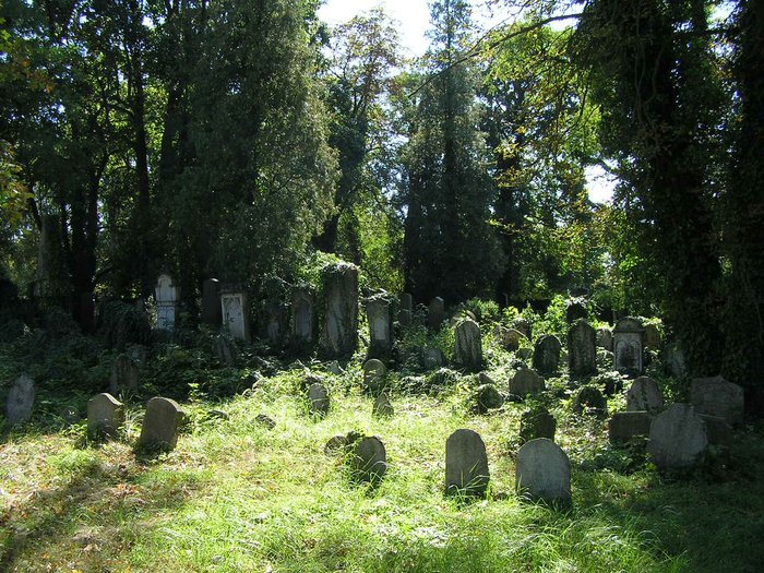 pohled na hrbitov