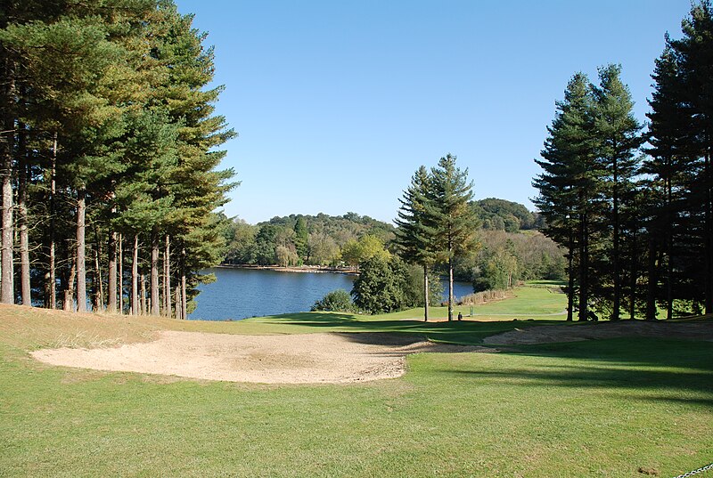 File:Lac de Lourdes04.JPG