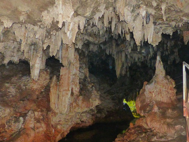 Caverna foi descoberta há 150 anos pelos imigrantes italianos (Foto: Adriana Justi / G1)