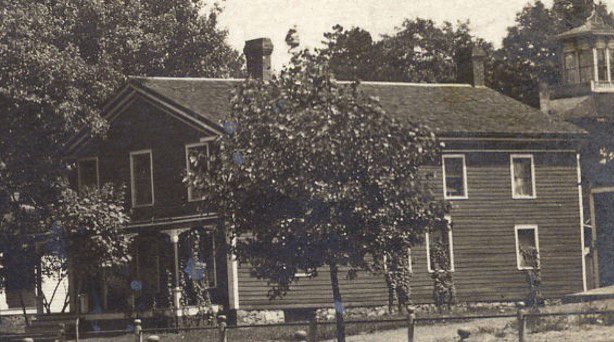 Picture---Farmer-Supply-Old-Hotel
