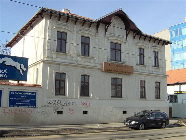 Hlavní budova areálu