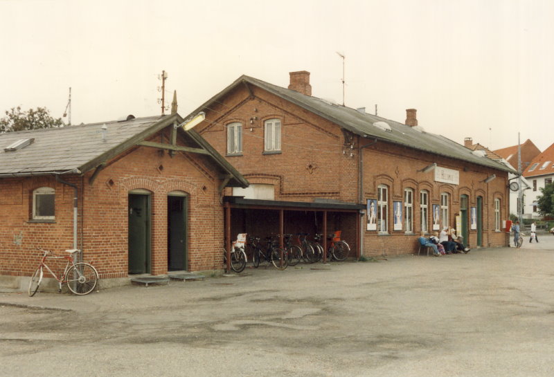 Stationsbygningen i 1991