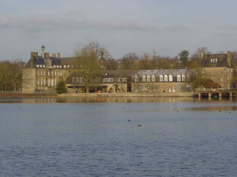 File:Parc Etang du Chateau Flers Orne.jpg