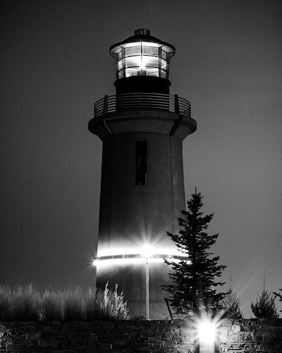 Clover Island Lighthouse, CC BY-ND 2.0 by LoadedAaron, on Flickr