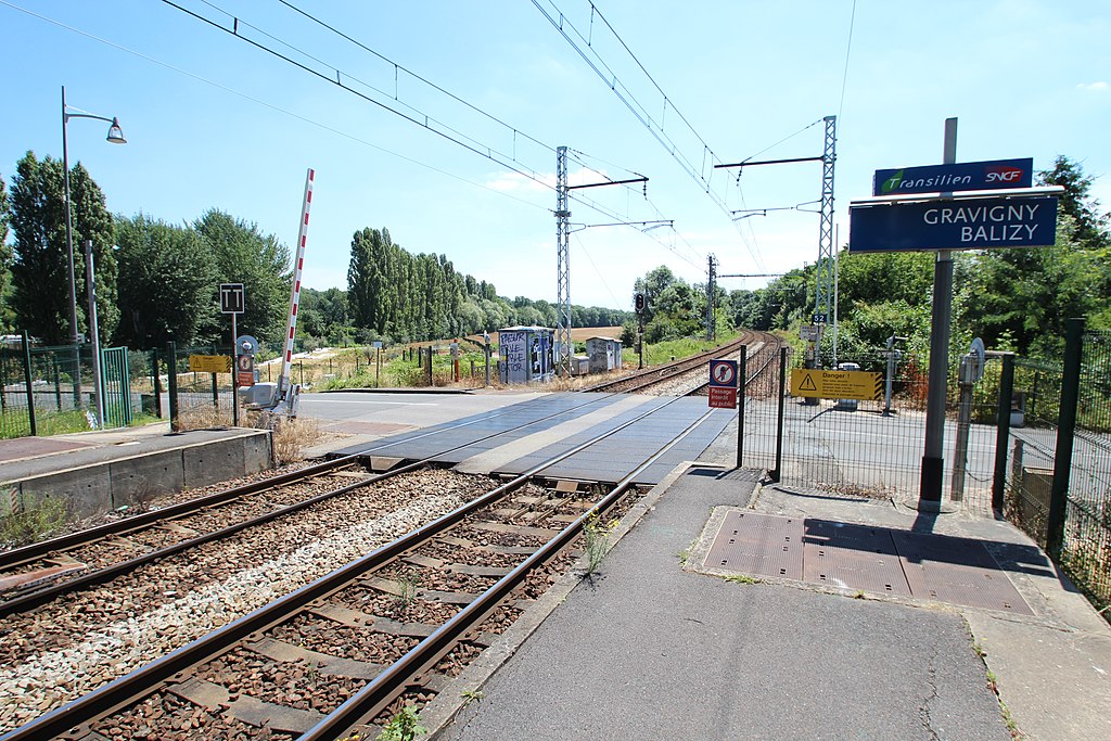 Gare de Gravigny-Balizy à Longjumeau le 7 juillet 2016