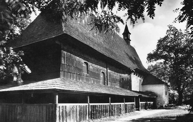 Kostelík s dřevěným ochozem z roku 1950 Kostelík4