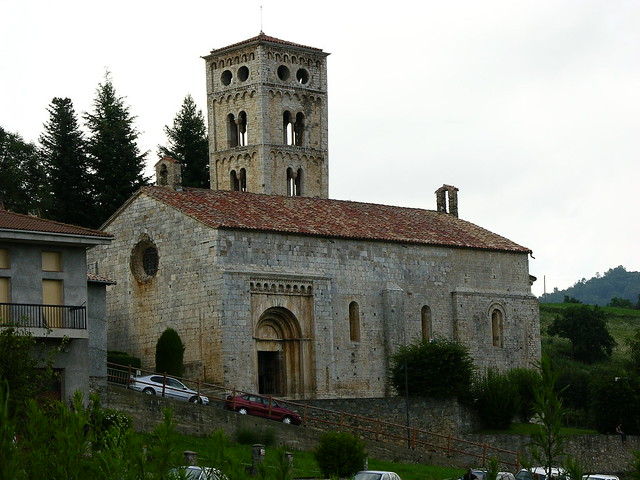 Església romànica de Santa Cecília de Molló (S.XII)