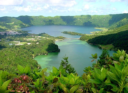 Lagoa-das-Sete-Cidades-Açores.jpg (500 × 365)