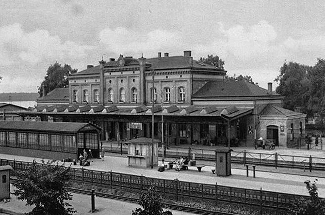 Budynek dworca przed II woją światową, widok z ulicy 11 listopada