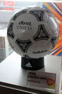Spielball Fussball Weltmeisterschaft 1990