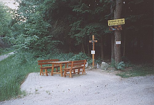 Der Rastplatz am Radweg