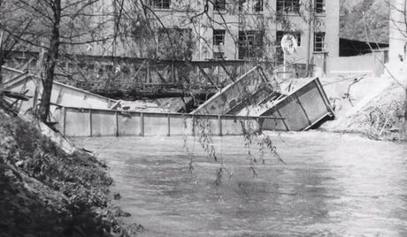 Zničený most přes řeku Svitavy