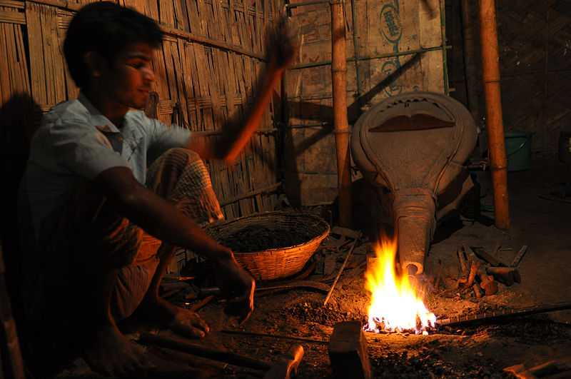 File:A blacksmith in Bangladesh.jpg