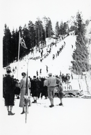 Hopprenn i Fredigbakken 1933