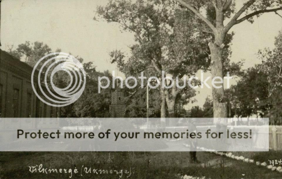 Kareiviniu pastatas Kauno gatveje