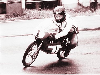 V DOBÁCH SVÉHO VRCHOLU je na snímku zachycen Zbyněk Havrda, jenž slaví kulaté sedmdesátiny.