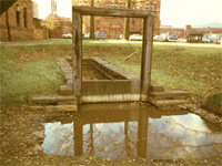 Replica of the wooden lock built in 1797-98 by the North West Company (© Parks Canada)