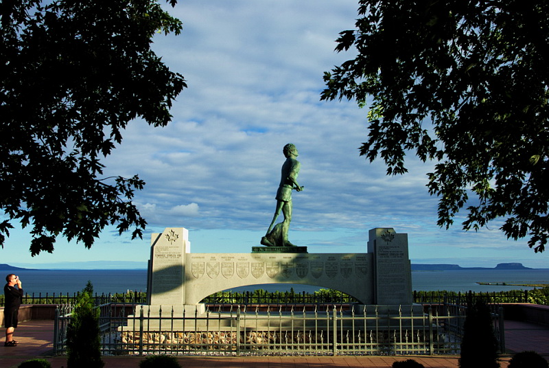 Terry Fox monument outside Thunder Bay (© Wikimedia Commons)