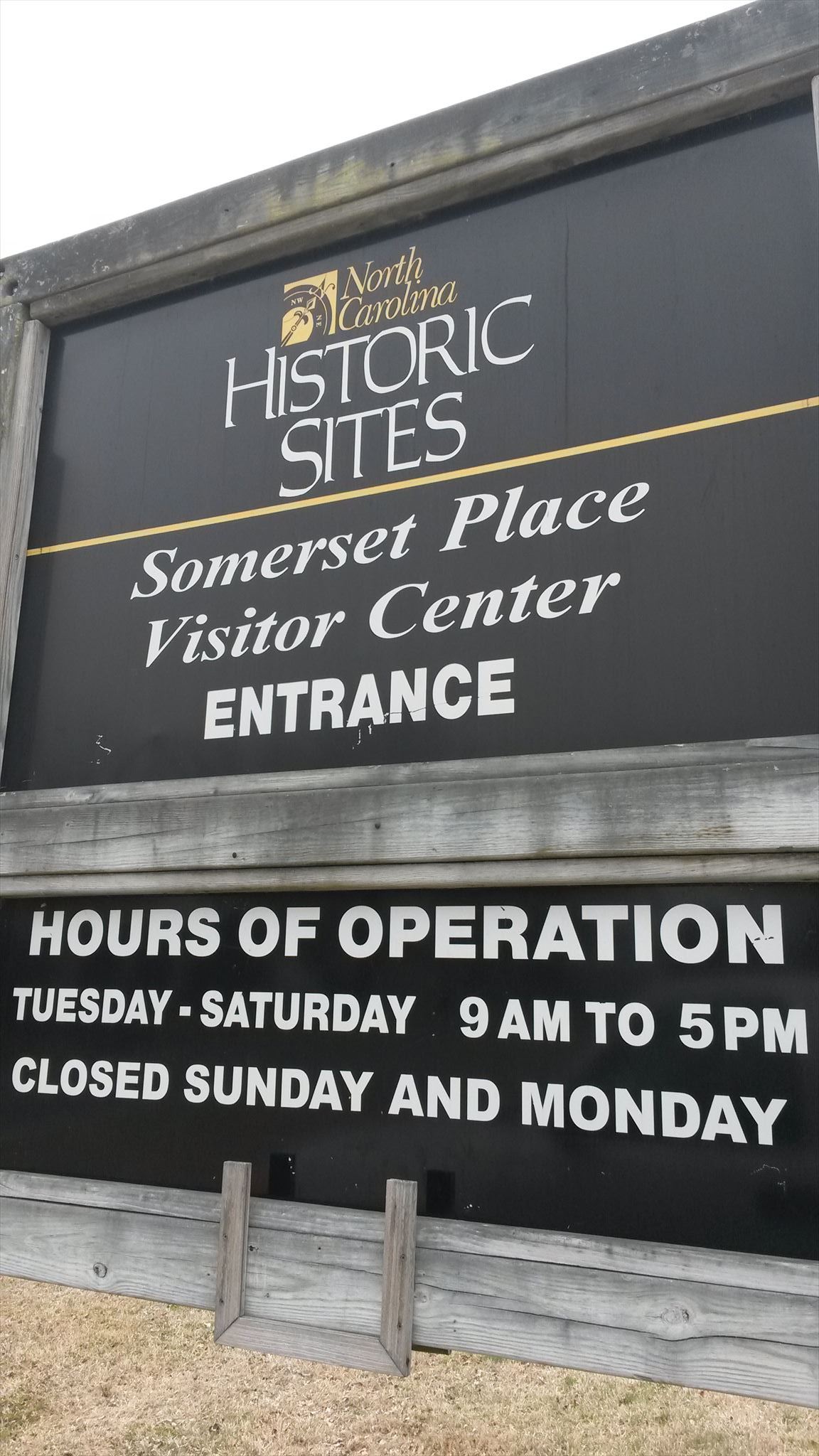 Sign to somerset Place