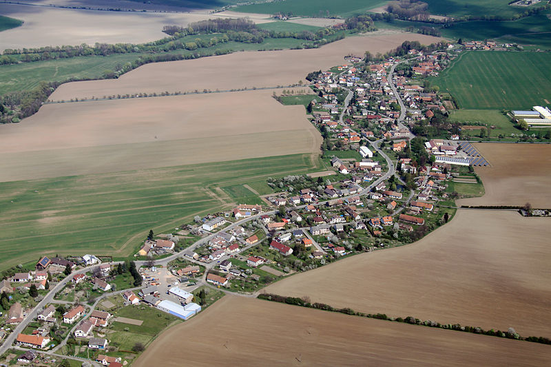 letecký pohled na obec