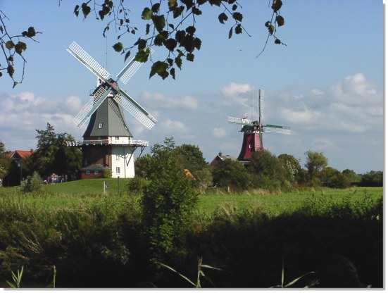 Wahrzeichen von Greetsiel - Die Zwillingsmühlen
