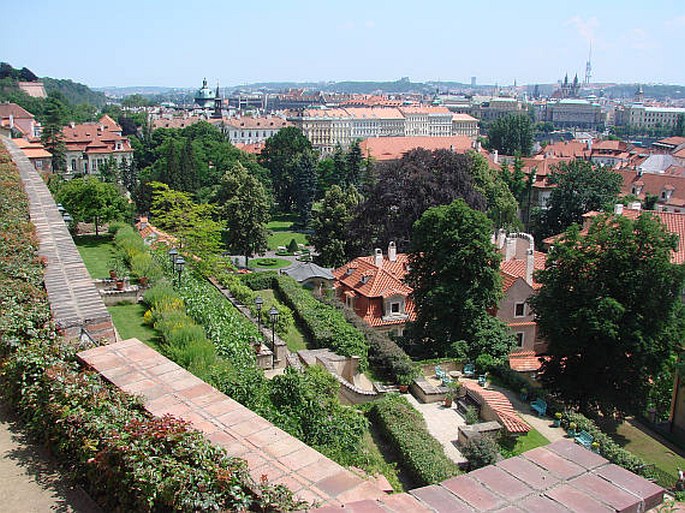 Pohled pres zahrady Palácové zahrady