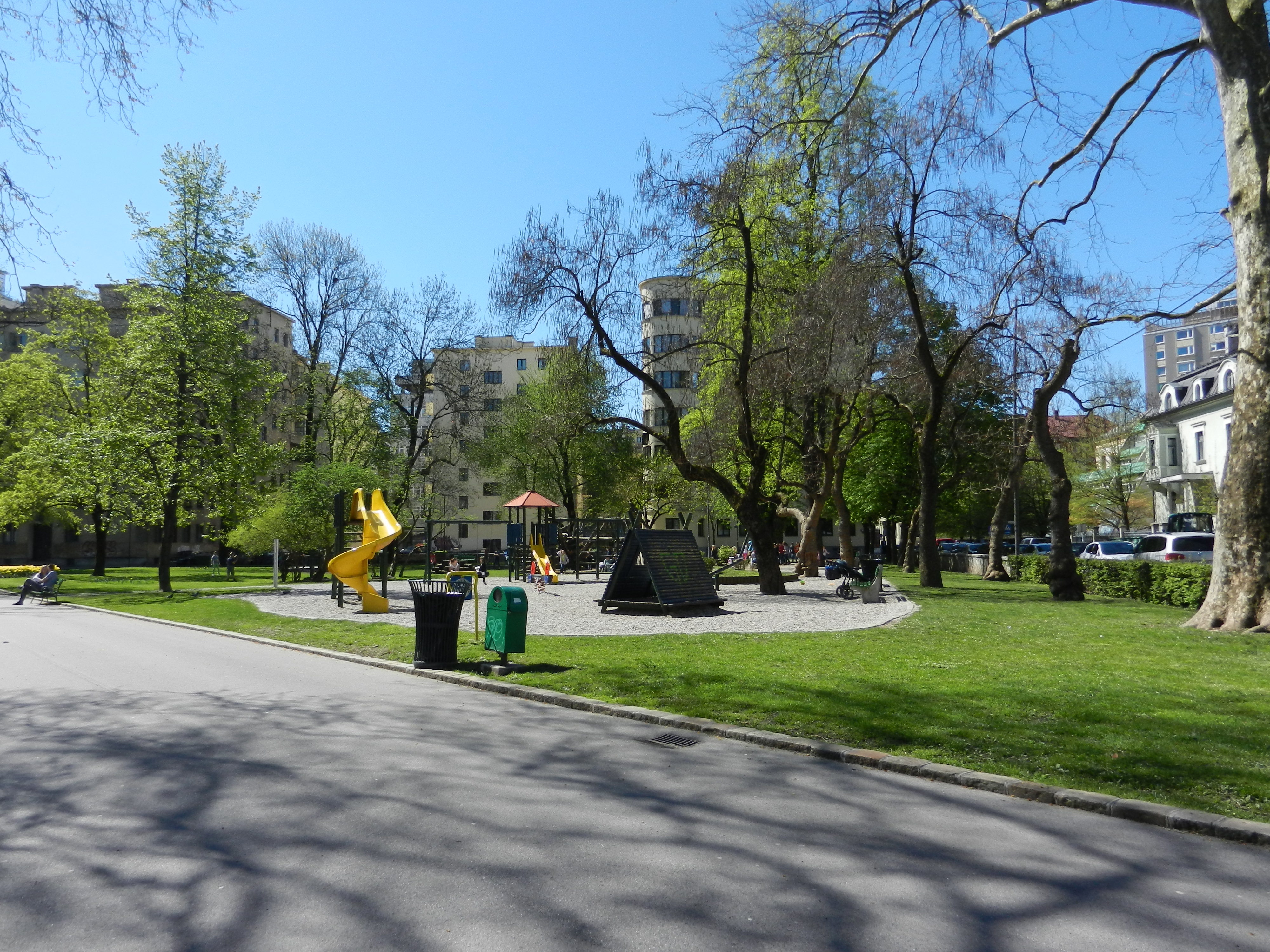 Otroško igrišče v parku slovenske reformacije