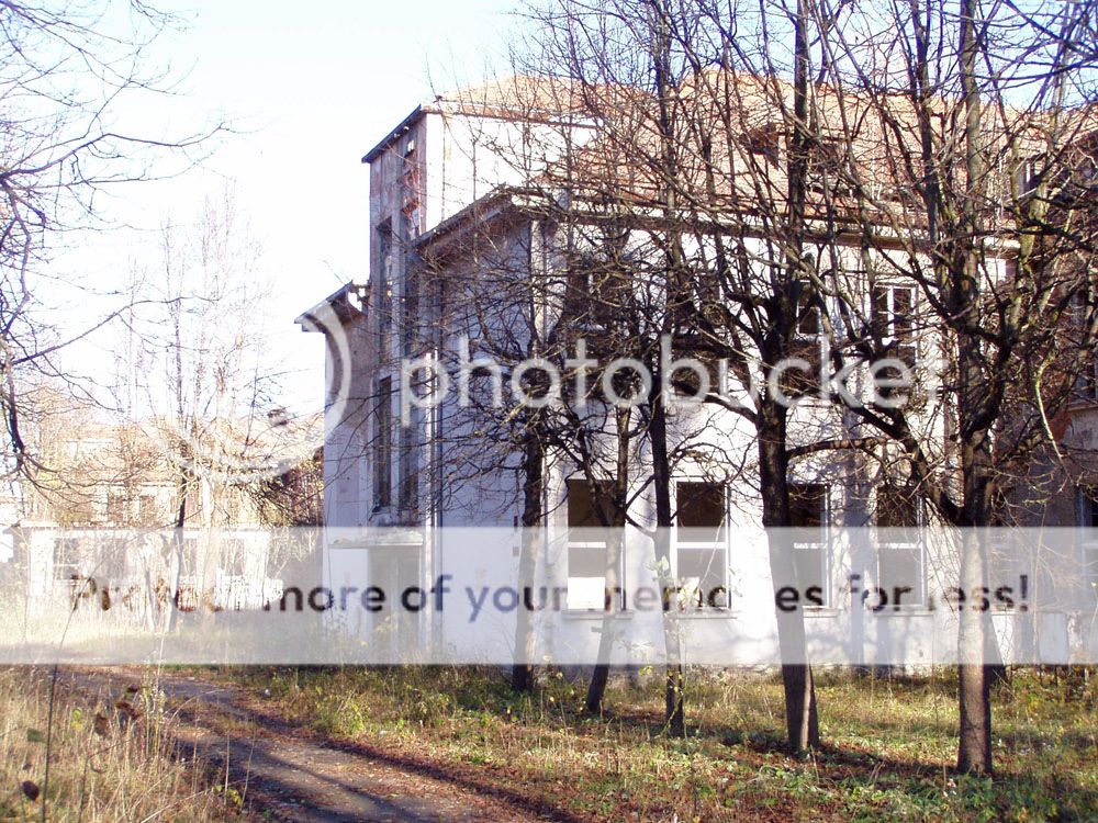 Kareiviniu pastatas Smetonos gatveje siuo metu jau nugriautas pagrindinis kareiviniu apsttas