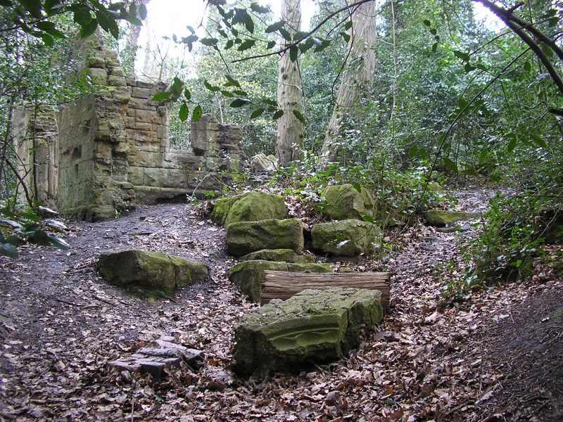 Gc28yr8 A Forest Folly Traditional Cache In London United