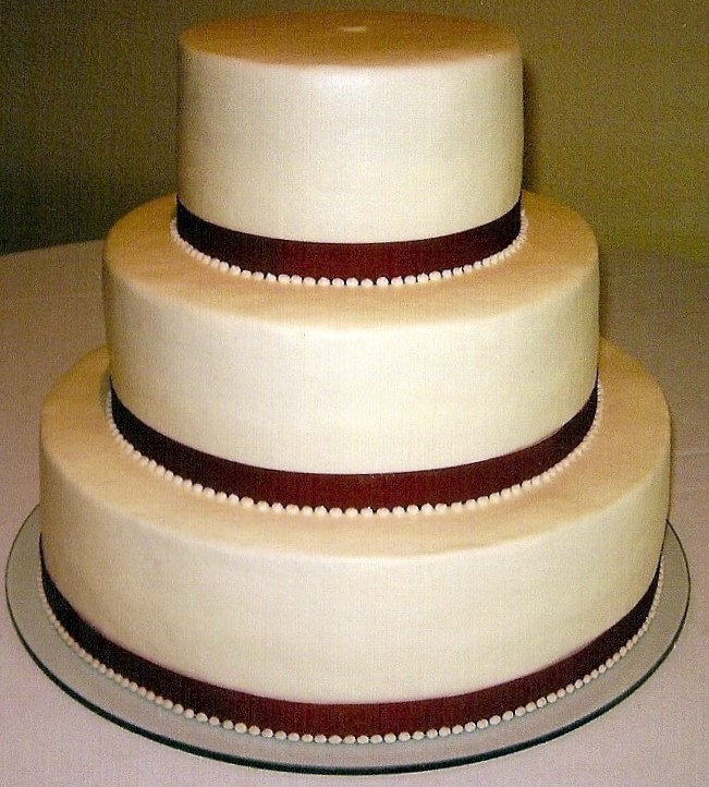 GC68YZW three layer cake (Traditional Cache) in California, United States created by His2