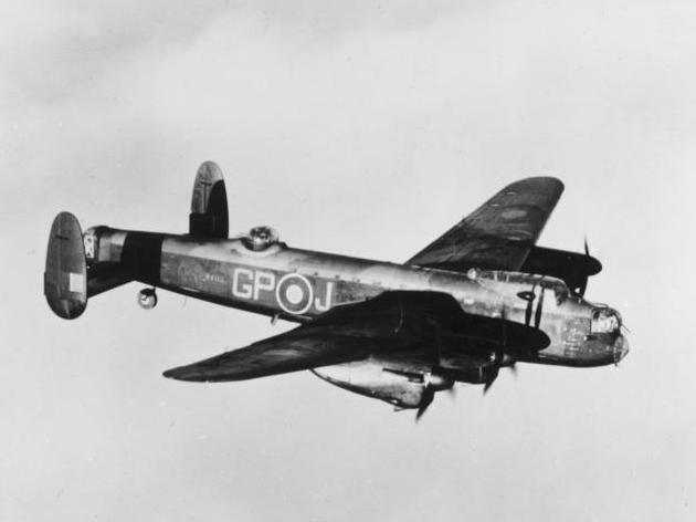 Bundesarchiv Bild 141-2716, Britisches Flugzeug Avro Lancaster.jpg